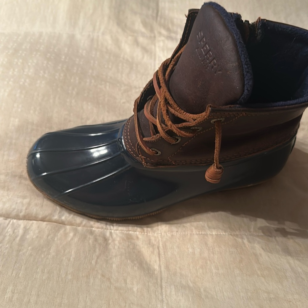 Women’s worn just few times speedy rain boot